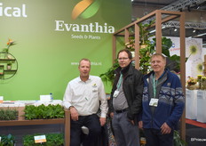 Carl Keijzer van Evanthia samen met een klant, Huub Konst en Hubertus van Maatschap HC Konst.